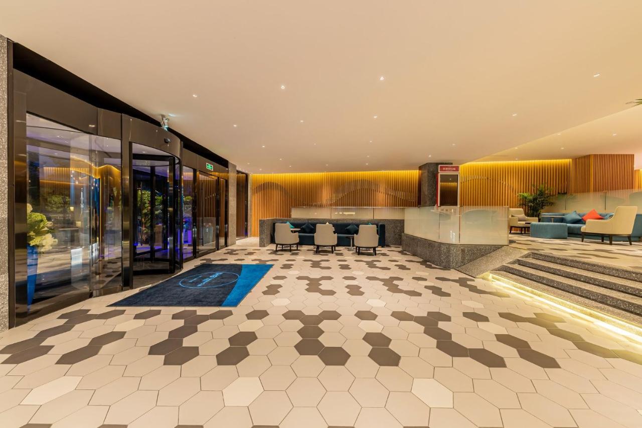 Holiday Inn Express Yichang Riverside By Ihg Exterior photo
